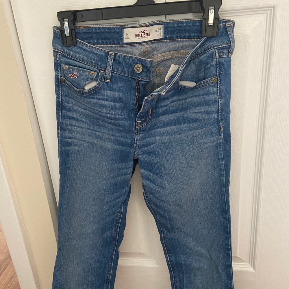 1R Hollister Medium Wash Skinny Jean